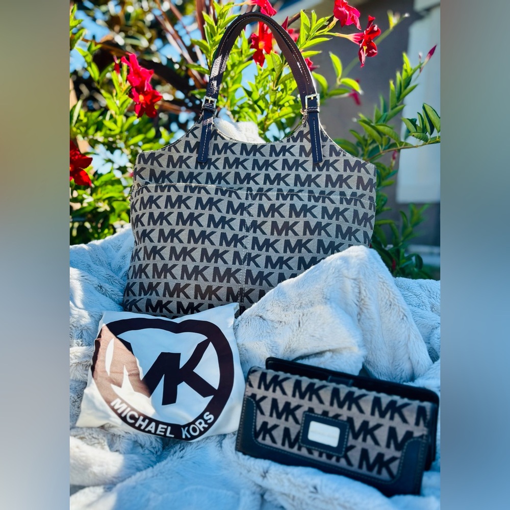 BUNDLE Michael Kors Monogram Tote, Wallet, and Duster Bag